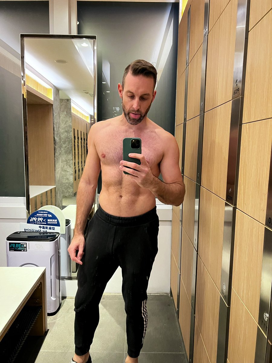 gymfithkg's tweet photo. Monday so soon #hongkong #travel #gym #selfie #fitness #FitnessMotivation #MondayMotivation #MondayMotivation #gymlife #selfies #muscle #strong #muscledomination #muscleboys #lgbt #december #Daddy https://t.co/7EyBnkmQrA