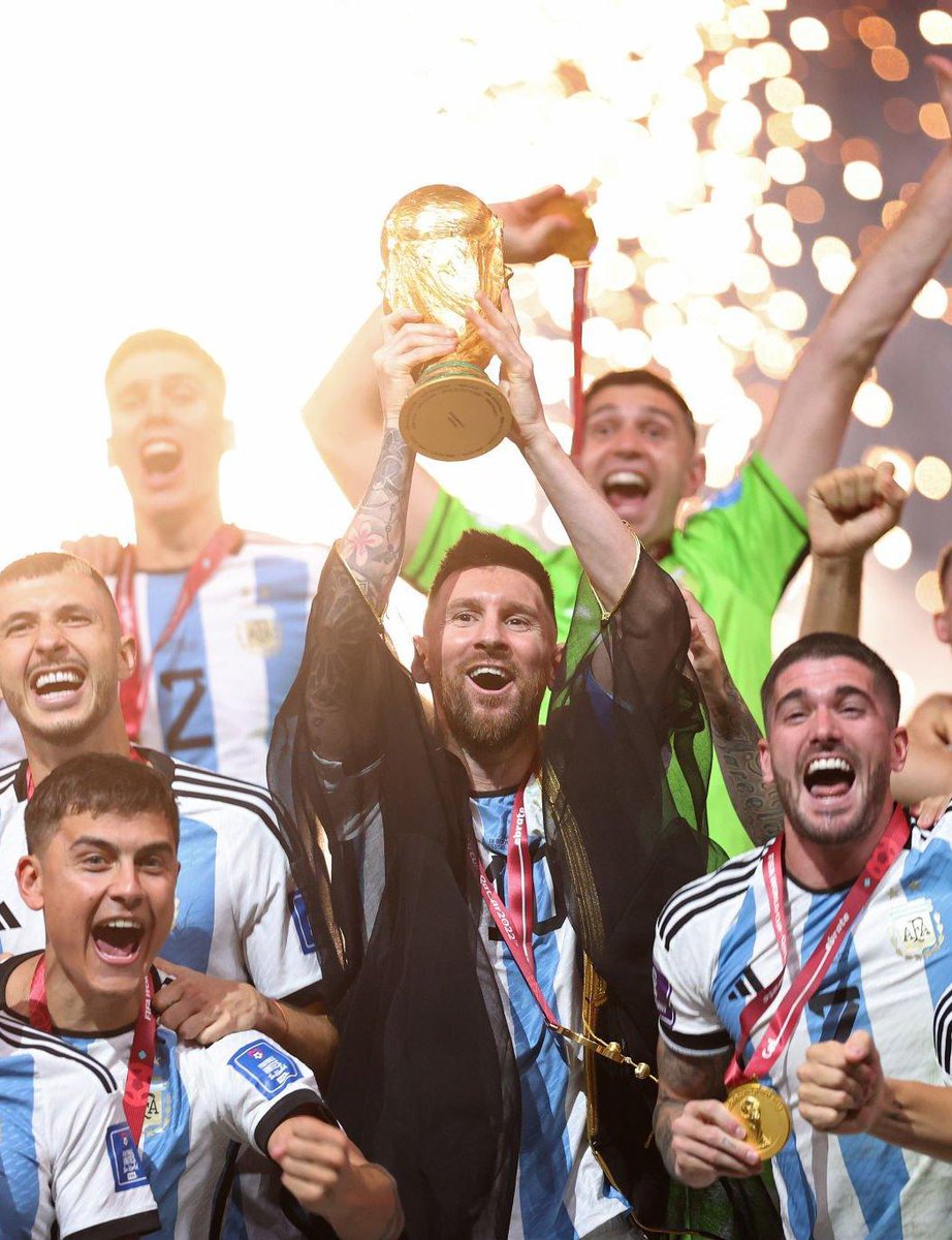 InayatFazal92's tweet photo. He has done it......  THE DEBATE IS DONE. DUSTED. FINISHED. KHALLAAS.

Magisterial Lionel Messi
The inarguable, indisputable GREATEST Footballer Of ALL TIME...

#FIFAWorldCup #Messi𓃵 https://t.co/lYMXgb7YgR