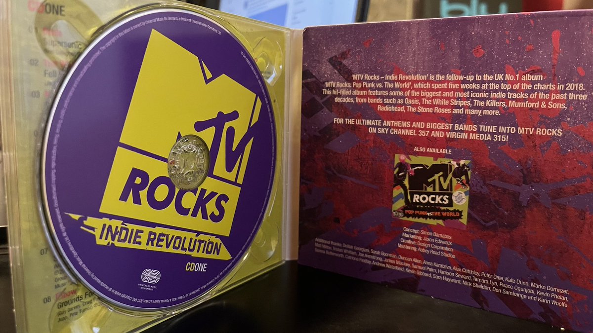 FernandoMars's tweet photo. Miren lo que me compré hoy, con esto me hice mi regalo para la próxima semana. Lo encontré en una feria de navidad. Una colección de canciones Indie del extinto canal MTV Rocks UK.
@fanschop94 @guilherme_eda @manucarrera_m
#MTVRocks @MTVMusicUK #MTV https://t.co/lrC9qRewZo
