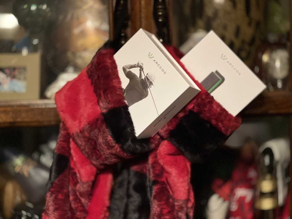 PGAPappas's tweet photo. PGAPappas 12 Days of Christmas Stocking Stuffer Sunday DAY 9 Golf Giveaway

🎁 New Arccos Golf Smoke BUNDLE 
Gen 3+ Smart Sensors (14), and 
Link Wearable Shot Tracker, and 
Arccos $50 Gift Card

To enter:
🎄 Retweet
🎄 Follow @PGAPappas and @ArccosGolf 

#ReleaseTheKringle! https://t.co/8qE2avVmEK
