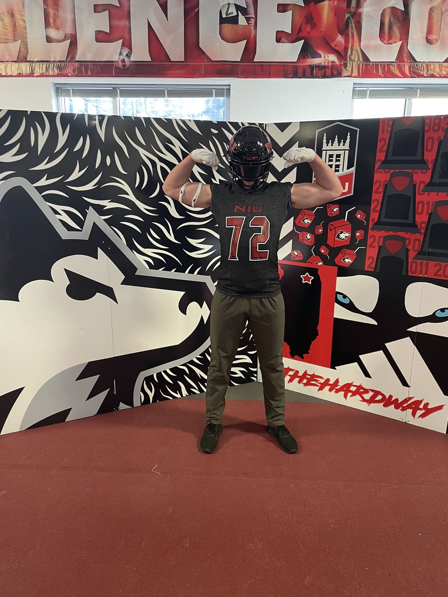 Had a great experience this afternoon touring the facilities and meeting some amazing coaches at the NIU junior day! <a href="/NickBenedetto_/">Nick Benedetto</a>  <a href="/CoachAgpalsa/">Daryl Agpalsa</a>  @CoachBern_Evan