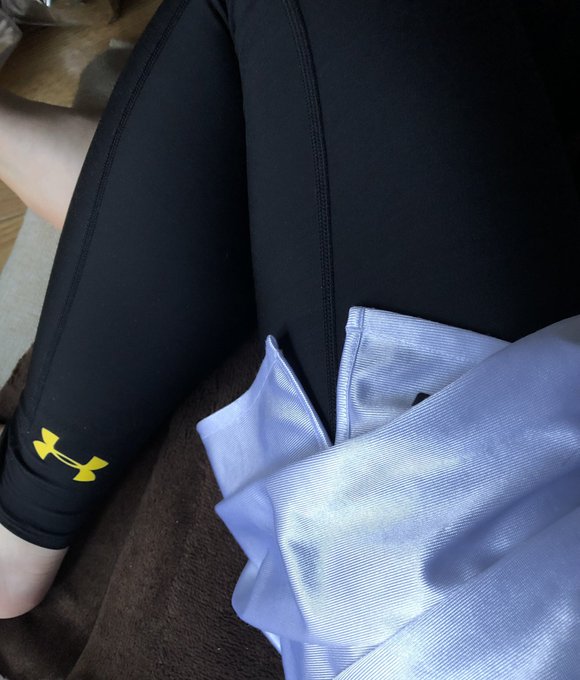 スパッツで在宅 https://t.co/RpwEydwY4i