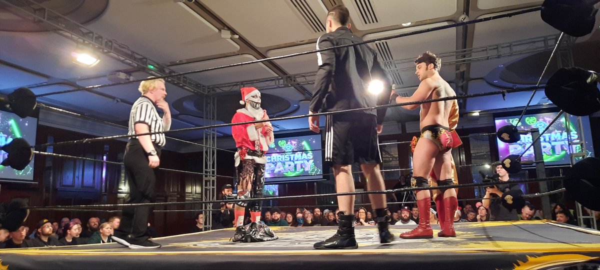 Why does <a href="/AndreaSemchuk/">AndreaSemchuk</a> look like he's lost a puppy here?!?!