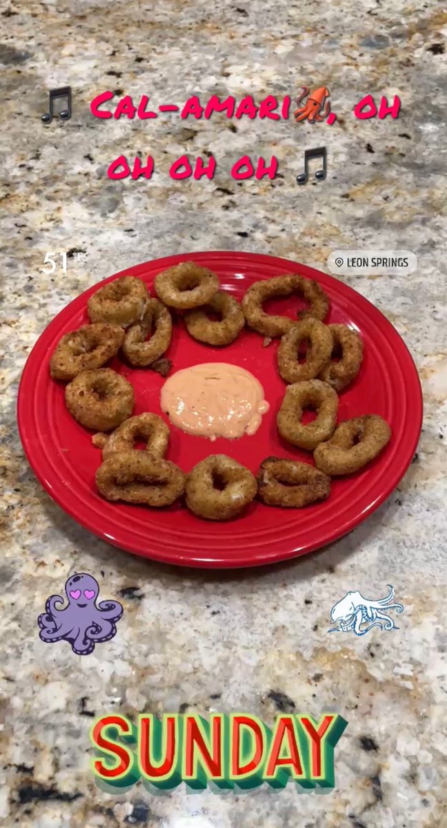 Bagrly's tweet image. 🎵 Cal-amari 🦑 , oh oh oh oh 🎵 ! #sungtothesongvolare #calamari #squidbits (@ Casa de "G" in San Antonio, TX) swarmapp.com/c/kq6pTb13aJc