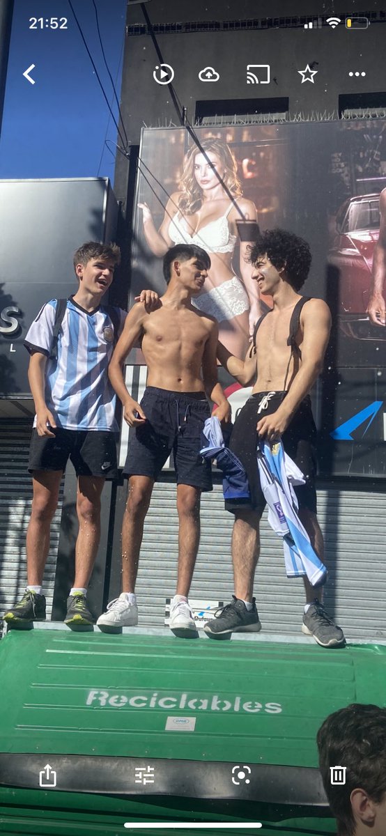 Guadacidr's tweet photo. Se conocieron en sala de 1 año y hoy festejan juntos la tercera copa, pero la primera para ellos (el del medio es mi chiquito de 15). Me emociona verlos tan felices ❤️ https://t.co/CxZ5TVrGoU