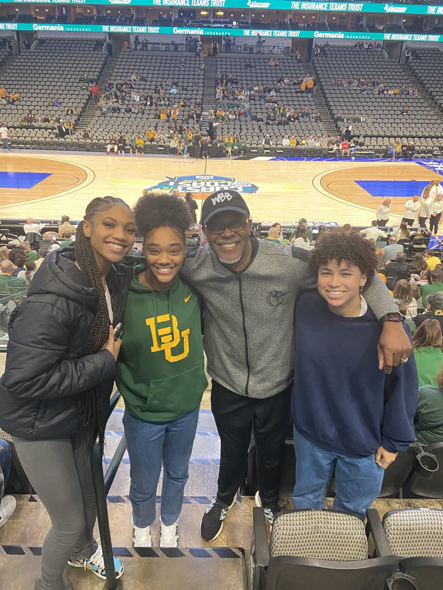 Baller Alert 🚨 it’s no secret everybody knows how fond of these Hoopers ⛹🏾‍♀️I am ⁦<a href="/janiyahwill_9/">Janiyah Williams</a>⁩ ⁦<a href="/tparkerhoops24/">Taliyah Parker</a>⁩ ⁦<a href="/MarcaylaJohnso1/">Marcayla Johnson C/O 2025</a>⁩ can’t wait to 👀 see y’all killing it this spring/summer NSM👨🏿‍💻