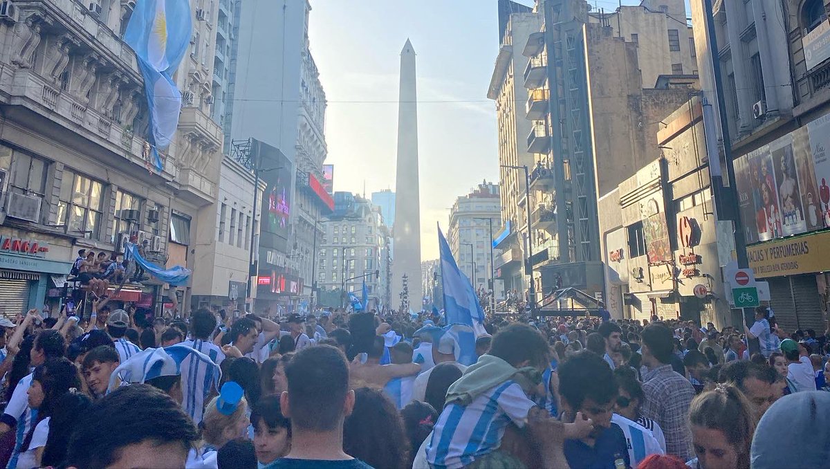 CorreaAlexisok's tweet photo. Somos campeones del mundo🥹🇦🇷❤️ https://t.co/rdi6JEf92u