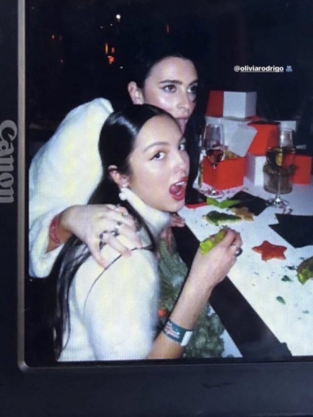I hope we get more photos from the party  !!