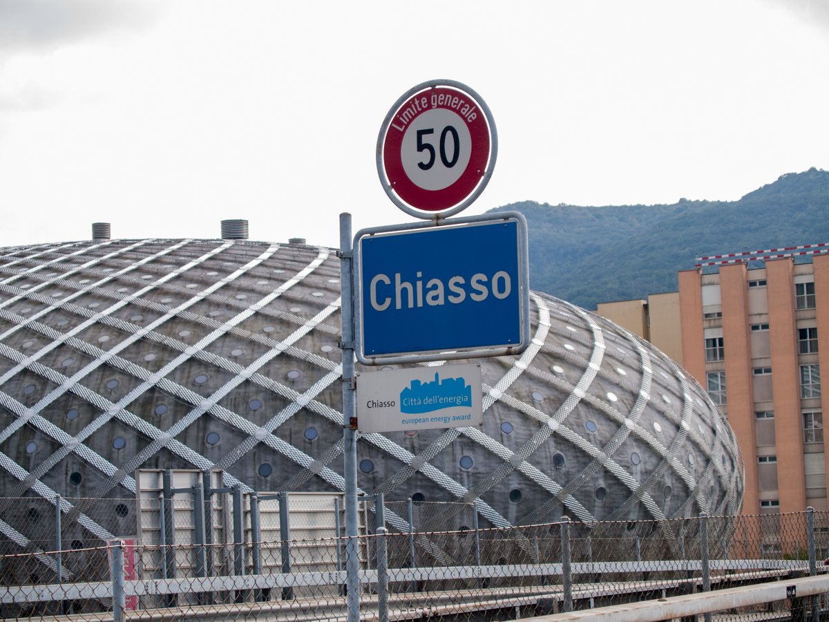 WanderWelt's tweet photo. Zu Fuss von Basel nach Chiasso. Nach 380 km, 121 Wanderstunden, 18100 Höhenmetern haben wir unser Ziel erreicht. Wir sind in Chiasso.
Zum Tourenvideo:
https://t.co/zTWA9hVAtG
#wandern https://t.co/B4JVpyqIqp