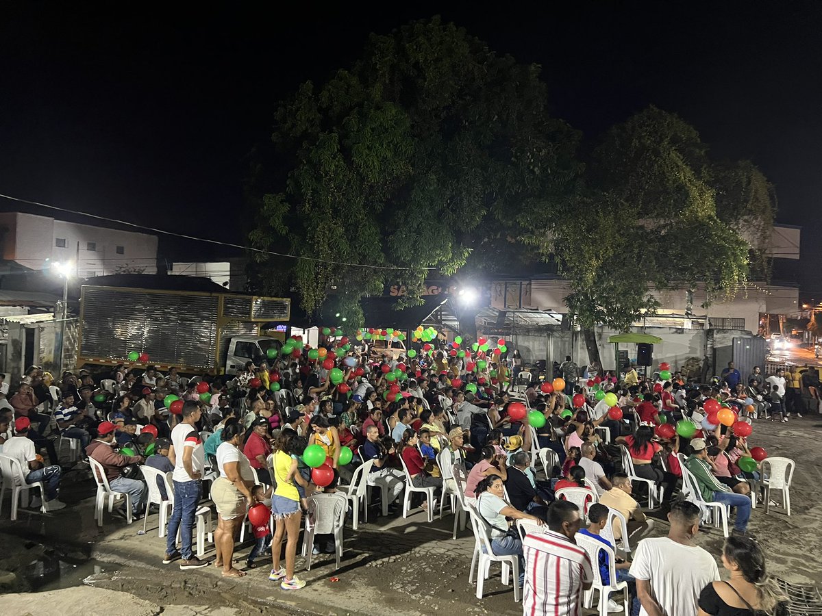 JoseRLarrarteG's tweet photo. 🔴#Elecciones2023🔴
¡EL BOADISMO SE FORTALECE AÚN MÁS EN MONTERÍA!
Más de 400 líderes cívicos de la capital cordobesa se identifican con el proyecto político #SeAcabóLaRosca basado en propuestas sociales para la gente.
Feliz Navidad a todos le desea el #Boadismo https://t.co/Dbt59gSTqm