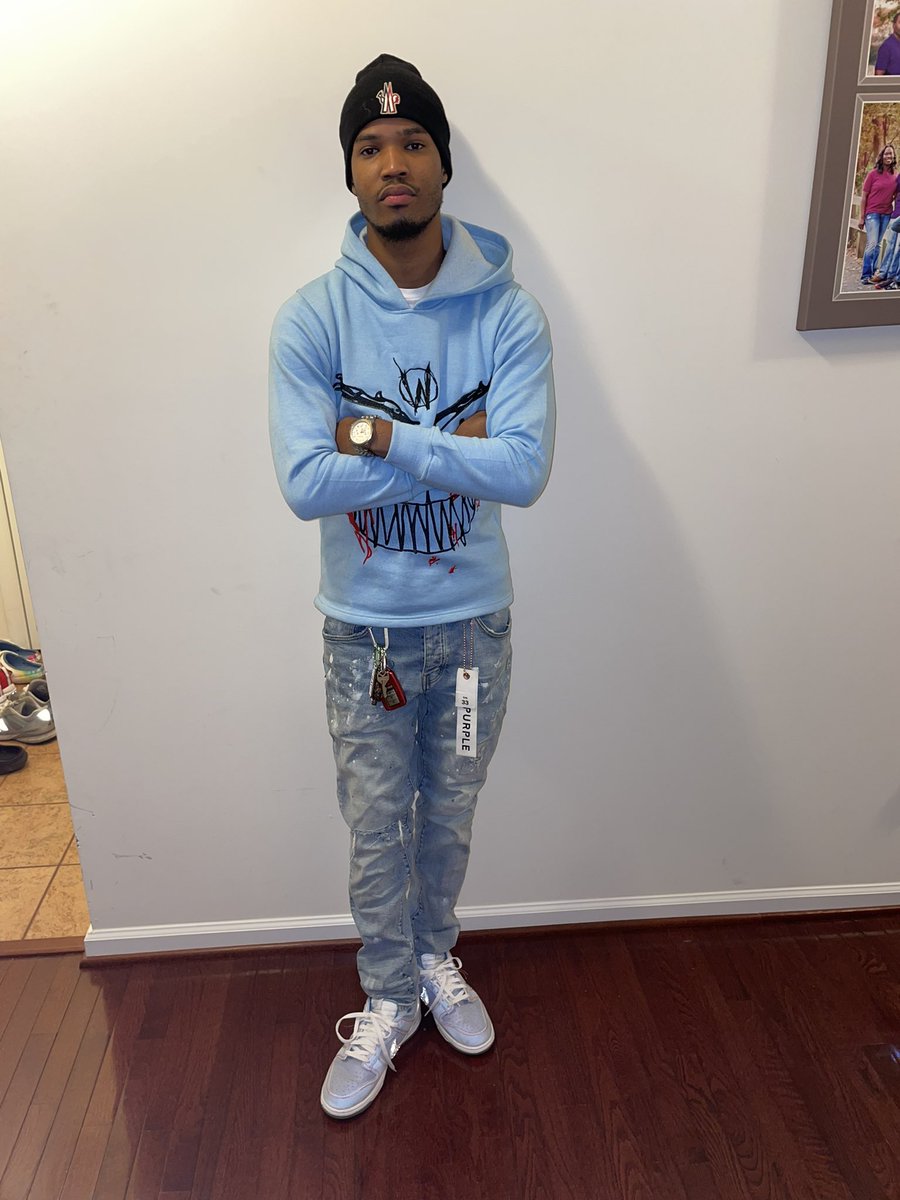 G9Ray_'s tweet photo. Im running up benjamins💰im minimizing my friends🤣🖕🏾#FreeGG💔💜 #FreeFlex💔💜 https://t.co/DvZH88zO9P