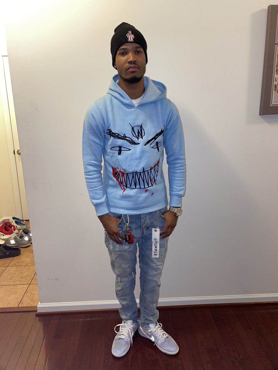 G9Ray_'s tweet photo. Im running up benjamins💰im minimizing my friends🤣🖕🏾#FreeGG💔💜 #FreeFlex💔💜 https://t.co/DvZH88zO9P