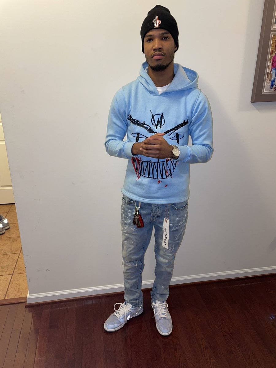 G9Ray_'s tweet photo. Im running up benjamins💰im minimizing my friends🤣🖕🏾#FreeGG💔💜 #FreeFlex💔💜 https://t.co/DvZH88zO9P