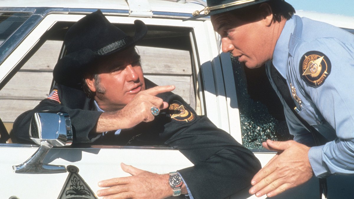 hazzardnet's tweet photo. Gotta keep those deputies in line, Rosco. π #dukesofhazzard #roscopcoltrane #enosstrate #jamesbest #sonnyshroyer https://t.co/mabmwAsNnq