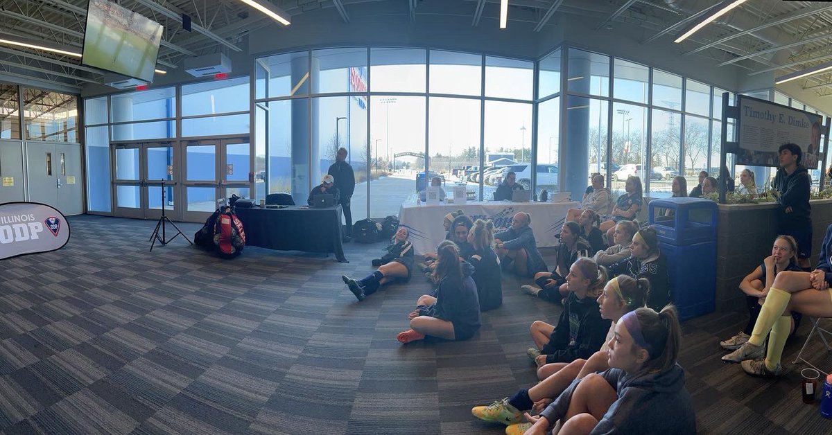 eminaz10's tweet photo. ODP training looked a bit different this morning. The 07G first watched some of the best World Cup final ever, and then we got it done on the field. #studentsofthegame #ilodp #ARGvFRA #messi https://t.co/h4Cn8BSp0h
