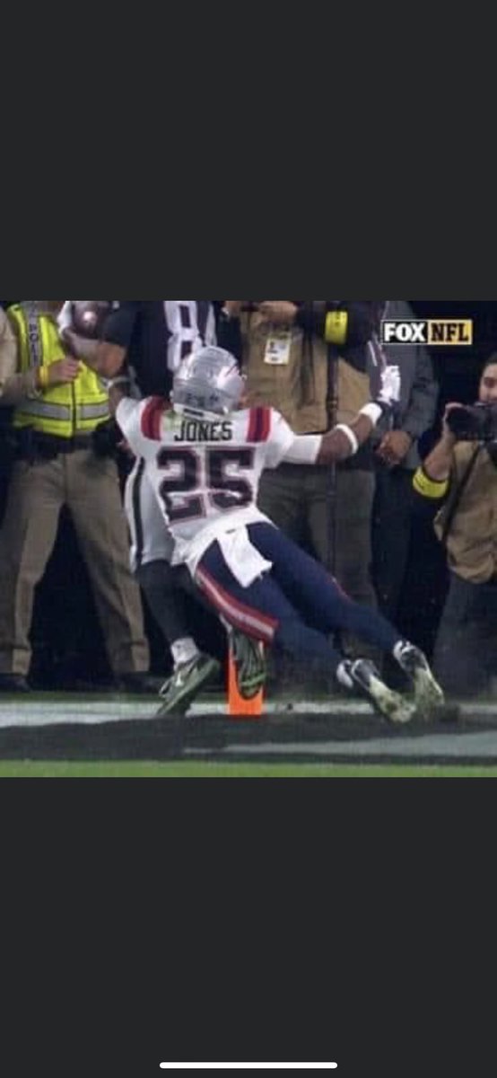 Moccia_Aaron's tweet photo. LOL on how this was ruled a touchdown, refs are a joke #NFL #nflfootball https://t.co/GwLjlU9KOA