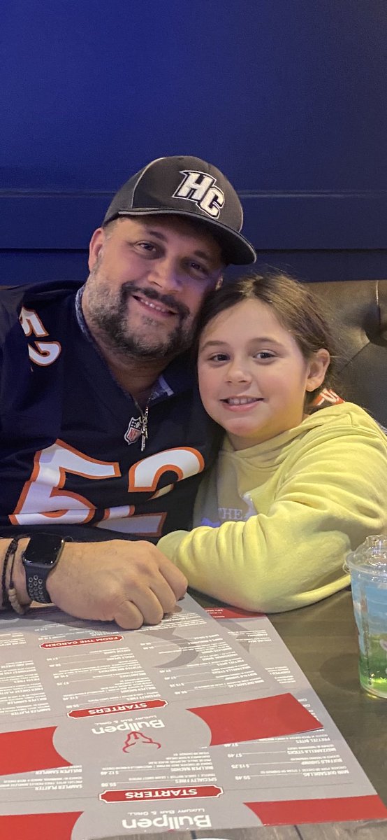 Dverta07's tweet photo. Daddy/Daughter dinner! This little girl has my heart! #TeamVerta https://t.co/ef2Vg12bhd