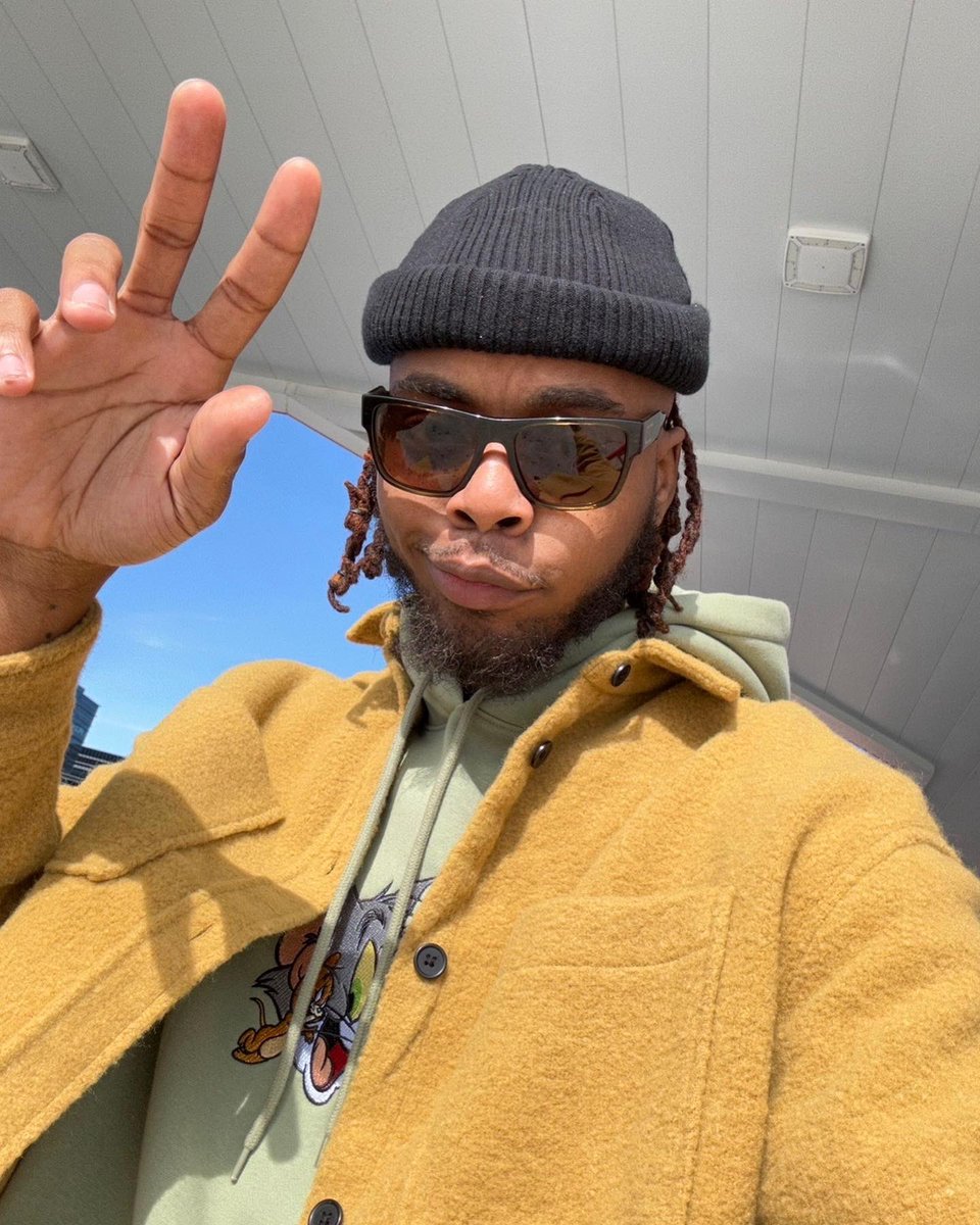 _i3randon's tweet photo. Even on my Cloudy Days i SHINE 🌞☀️🌅 https://t.co/zGNf0SslVD