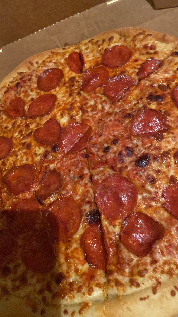 AmazinAm's tweet photo. @littlecaesars #PizzaPizzaPreGame https://t.co/R3hdRFOxiM
