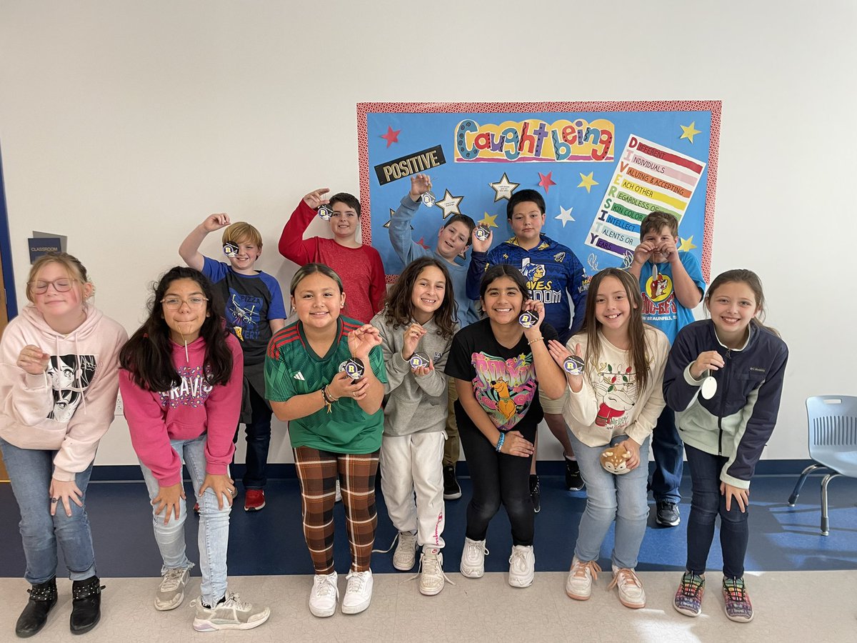The most wonderful time of the year! I’m so thankful for these awesome elves delivering very cool Christmas gifts to our entire staff, generous businesses providing coffee &amp; lunch, and our super sweet Safety Patrol team! It’s been a great week!😊<a href="/communityisd/">Community ISD - Home of the Braves</a> <a href="/tacobueno/">Taco Bueno</a>