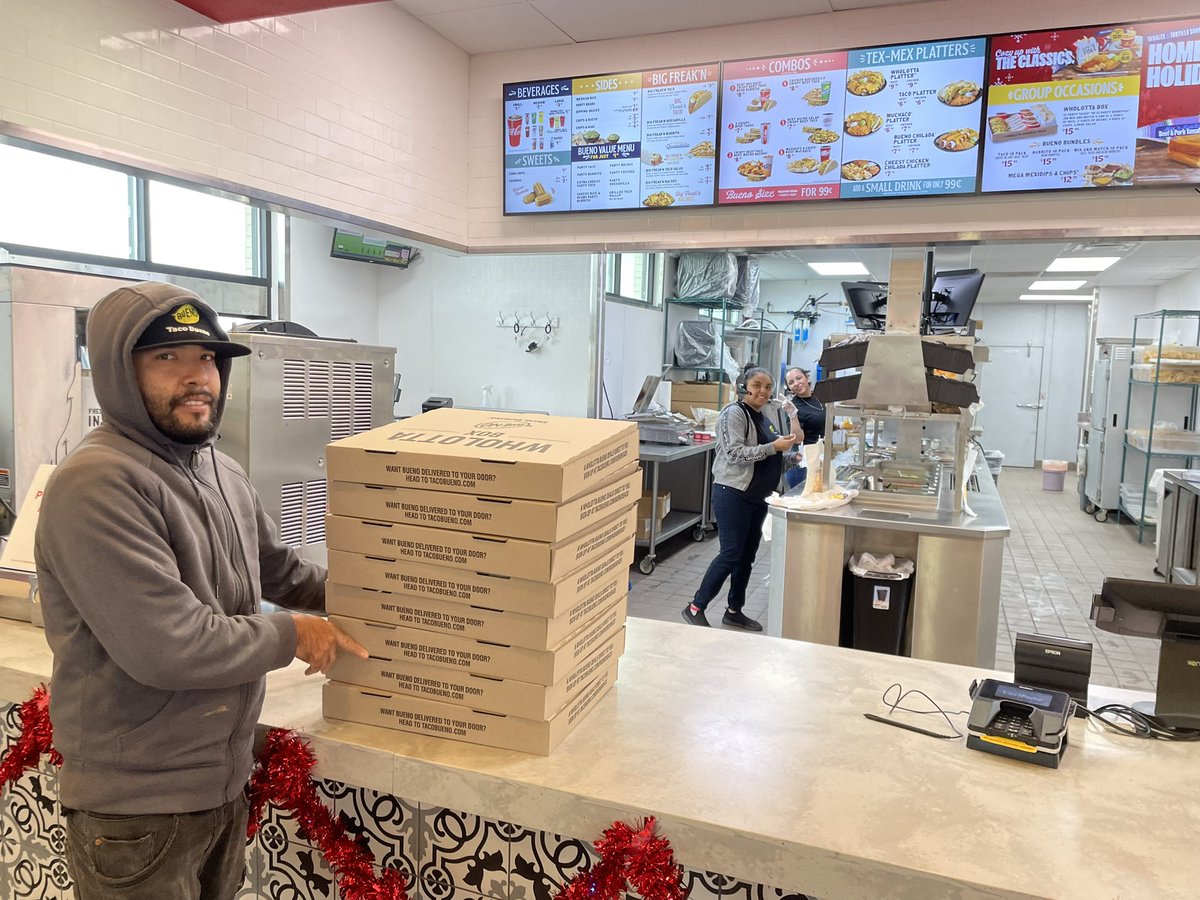 HermesMrs's tweet photo. The most wonderful time of the year! I’m so thankful for these awesome elves delivering very cool Christmas gifts to our entire staff, generous businesses providing coffee &amp; lunch, and our super sweet Safety Patrol team! It’s been a great week!😊@communityisd @tacobueno https://t.co/pvHTomXWgF
