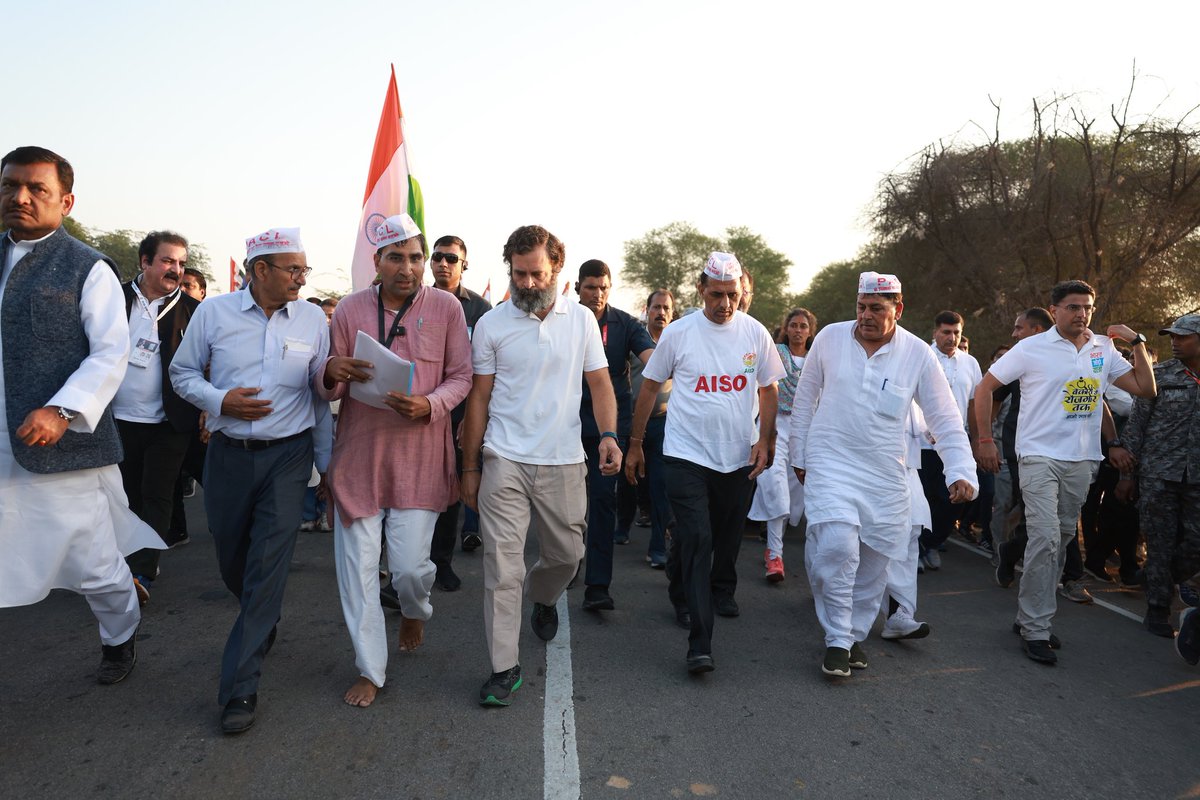 AISOChhattisga1's tweet photo. #BharatJodoYatra में #RahulGandhi जी ने PACL के मुद्दे को समझा AISO संगठन पदाधिकारियों से बात किए और @INCIndia से हमारी उम्मीदें बड़ गई है #ThanksRahulji_PACL_Victims
#ThanksRahulji_PACL_Victims
#ThanksRahulji_PACL_Victims
#ThanksRahulji_PACL_Victims
@AISO_INDIA https://t.co/3ilJ17CeNB