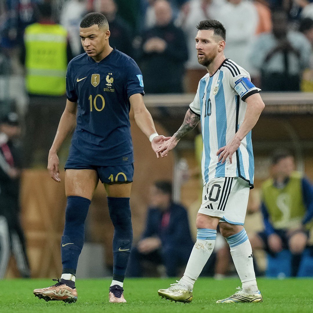 Awaz-The Voice (@awazthevoice) on Twitter photo Number 10 = number 1!
Kylian Mbappe is 23 while Lionel Messi is 35 years old.
In that sense Argentina-France clash was also a transition moment for the world football stardom.
Follow <a href="/AwazThevoice/">Awaz-The Voice</a>
<a href="/FIFAWorldCup/">FIFA World Cup</a>
#FIFAWorldCup Number 10 = number 1!
Kylian Mbappe is 23 while Lionel Messi is 35 years old.
In that sense Argentina-France clash was also a transition moment for the world football stardom.
Follow <a href="/AwazThevoice/">Awaz-The Voice</a>
<a href="/FIFAWorldCup/">FIFA World Cup</a>
#FIFAWorldCup