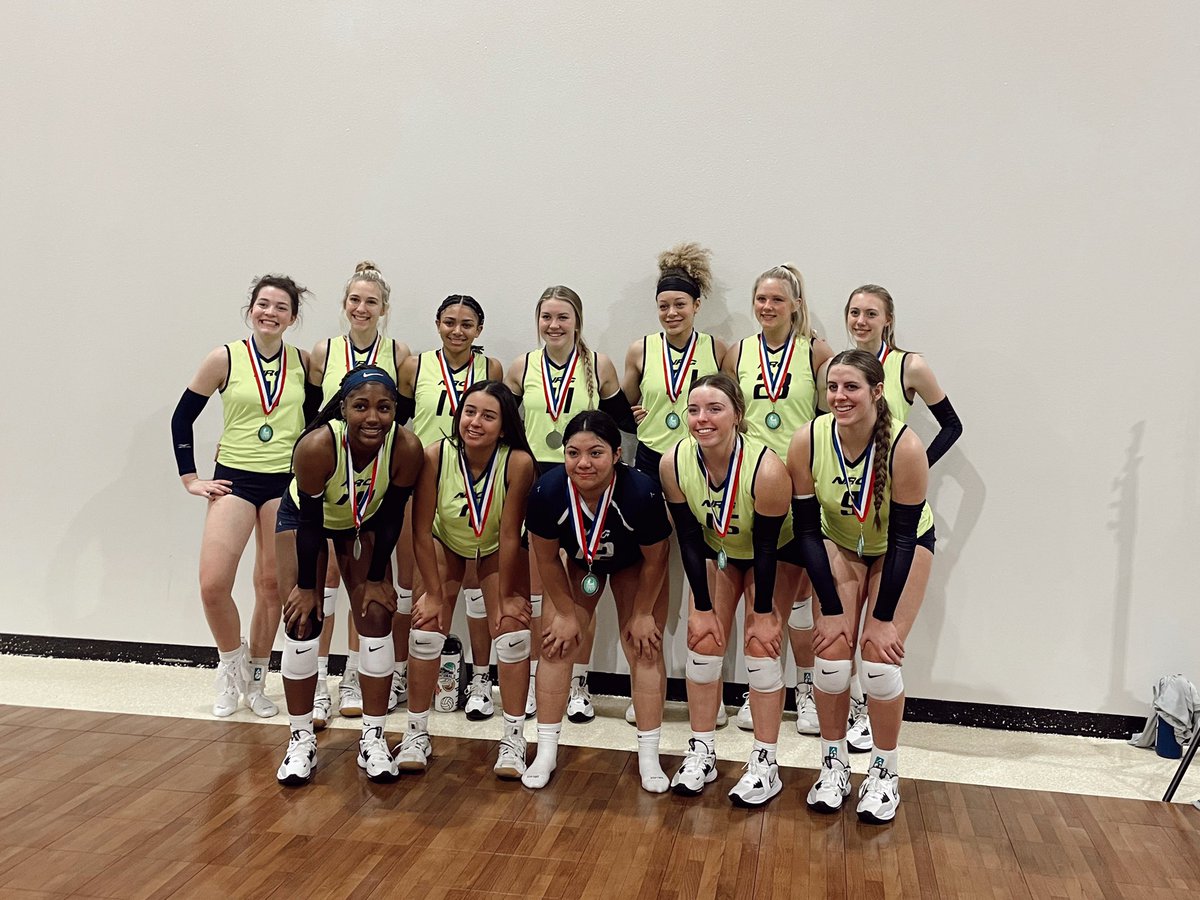 RubyRumohr11's tweet image. First tournament in the books for 17ampd Navy! Not 1st but 2nd will do… can’t wait for the rest of this season with this group! 
@NRGVBC 
#nrgvbc