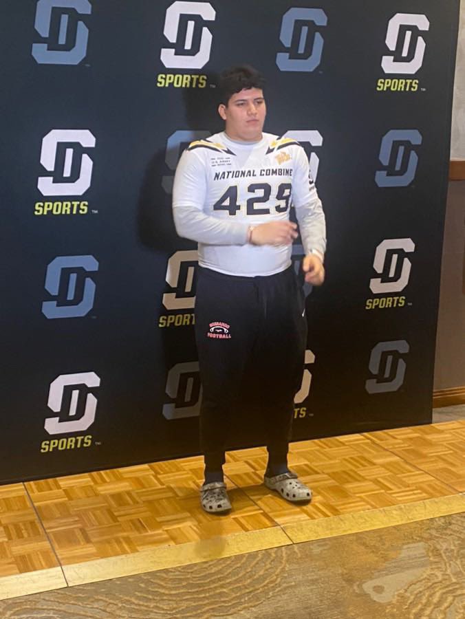coachsmith1507's tweet photo. Big week for @_EGonzalezB_ at the U.S. Army All American Bowl Combine! Link to results below!

https://t.co/6rZdclwKJN https://t.co/E9ImbIGmqd