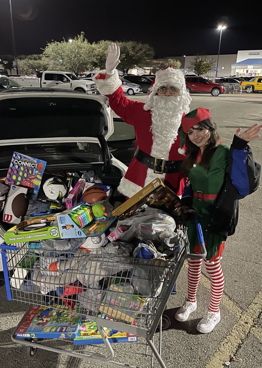 EsfandTV's tweet photo. Charity Christmas shopping stream for the kids was a huge success! Thank you guys so much for being a part of it! https://t.co/KDuTDvraLf