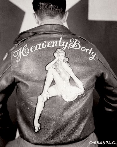 AlbionSteel's tweet photo. The awesome Type A-2 leather flight jacket — commonly called the

 “bomber jacket”

Standardised in 1931 as the jacket issued to USAAF officers upon completion of basic flight training.

They were highly prized and adorned with appropriate artwork…

Few favourites… https://t.co/zky01aiXAz