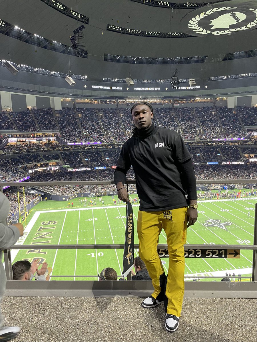 CedThrash's tweet photo. Football Sundays #WhoDat⚜️ https://t.co/7Q8u7FDkac