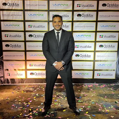 damarmolejos's tweet photo. Es bueno recordar que es Dios quien escribe nuestra historia, El pone en nosotros el querer como el hacer por Su buena voluntad, a Él y solo a Él sea la gloria #NuevaFotoDePerfil #Optimax #Vivamax #Visualmax #oftalmologica https://t.co/RrDt5iXZbR