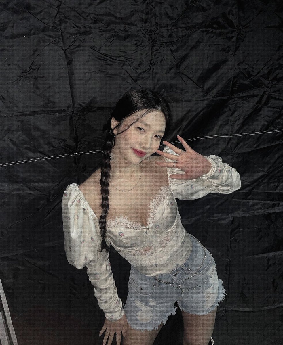 parkzoetw's tweet photo. [😸💚]   ،   𝐇𝐄𝐋𝐋𝐎   .ᐟ     thᥱrᥱ   (🥝)   𝐙♡𝐄   *  𝗂𝗌 𝗻𝗼𝘄 𝖺𝗍   #𝐕𝐑𝐒𝐊𝟐𝖓𝖉𝐂𝐁 

#我去𝐎𝐍𝒩𝐎𝐍 al segundo comeback de la preciosa @VEROSIKATWT ¡Felicidades por tu regreso! Estoy emocionada por escuchar #𝐎𝐍𝓝𝐎𝐍ઈઉ en vivo 🫶🏼 https://t.co/8AkarCHDBu
