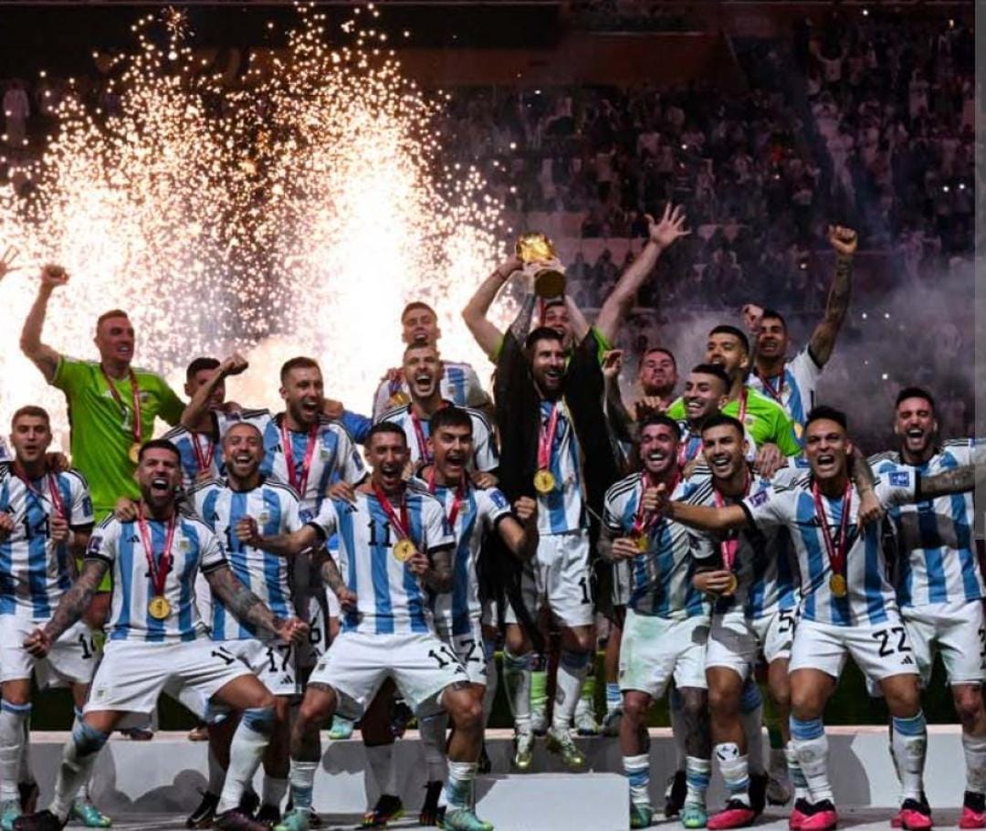 Necesito ya ver la película #Qatar2022 el héroe de las mil caras un poroto
#FIFAWorldCup 
#ArgentinaVsFrance 
#Messi𓃵