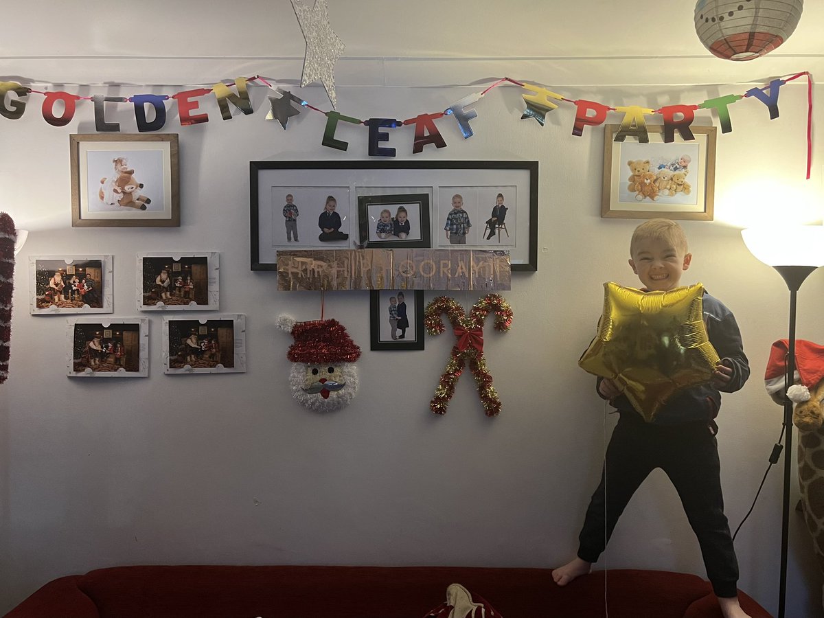 Mammavern86's tweet photo. Our belated (due to illness and life) but traditional golden award party this weekend! 🥳 what a superstar! Awarded as he was too shy to say his line in the morning Xmas concert but conquered in the afternoon when Mummy came to watch 💪 🥳 👏 SUPER PROUD! @SwingatePrimary https://t.co/l5GkxC05K3