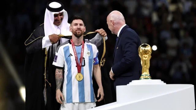 AjmalShekeb's tweet photo. “A night when the true king of football was finally coronated” said BBC commentator Guy Mowbray.
#FIFAWorldCup #Messi𓃵 #GreatestOfAllTime @TeamMessi https://t.co/ATnLXidPdG