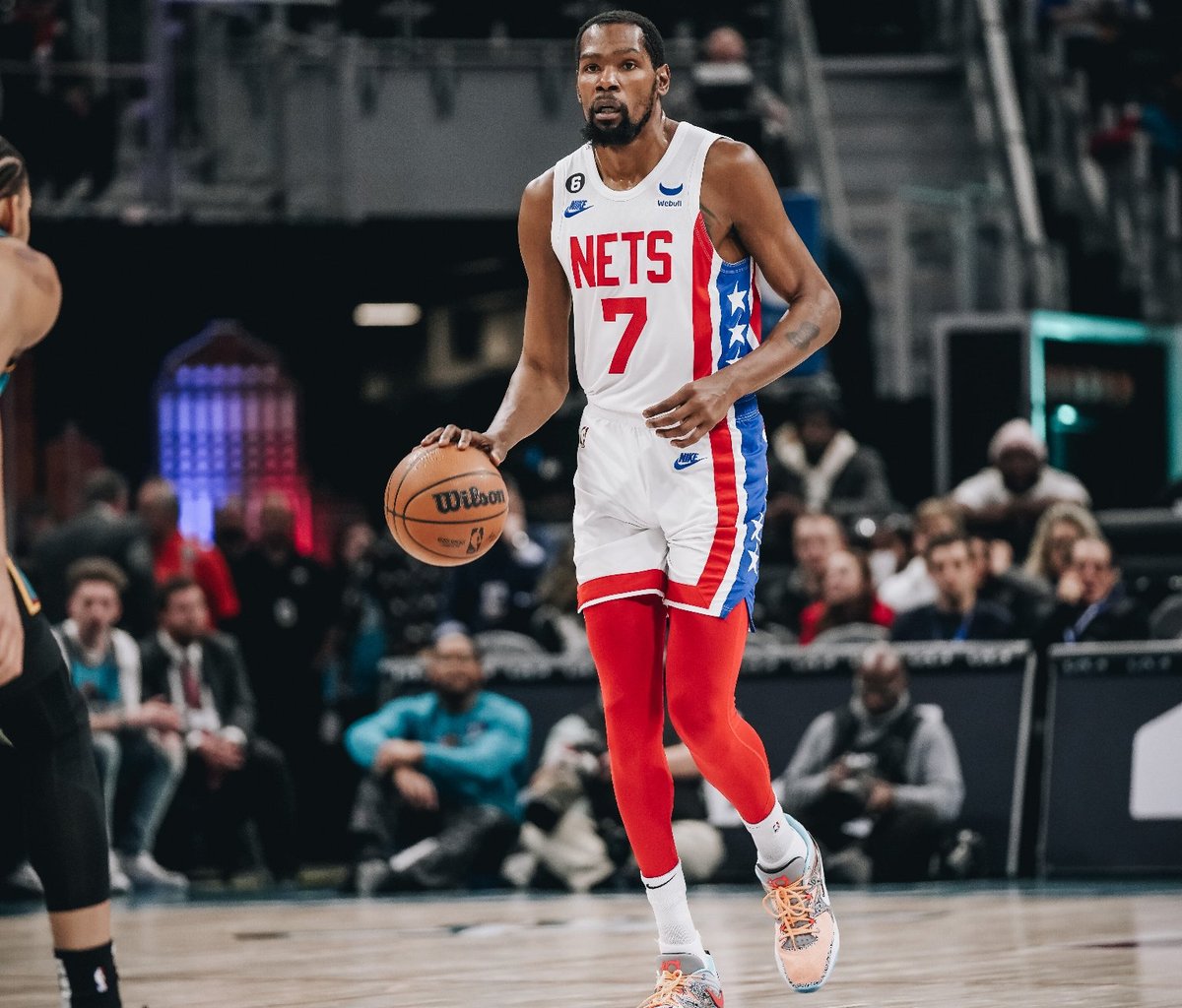 Nets247I's tweet photo. Durant e Irving 81 punti in due contro i Pistons: i Nets mettono a segno la sesta vittoria consecutiva.

➡️ https://t.co/uiSP9qGwJu

#NetsWorld #PistonsvsNets #KD https://t.co/uQp7zNml8U