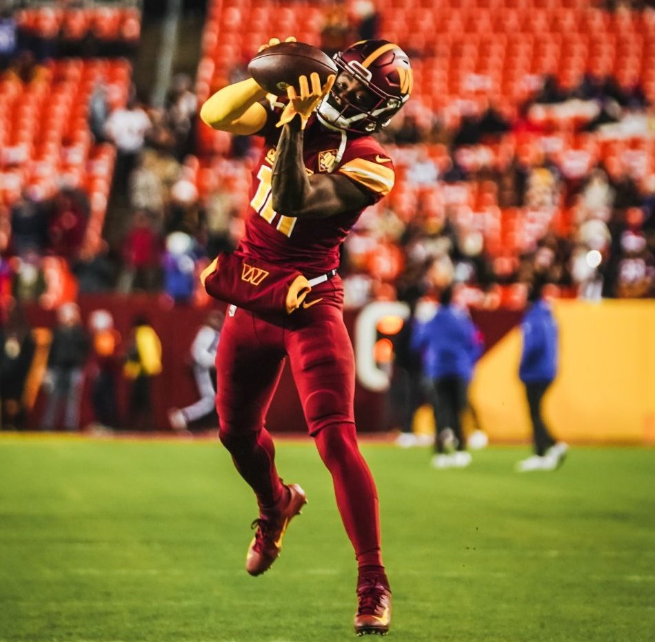 FB_Helmet_Guy tweet media