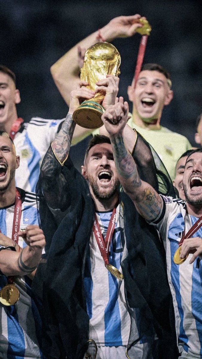 candelasosaaa_'s tweet photo. SOMOS CAMPEONES DEL MUNDO DE LA MANO DE LIONEL MESSI, EL MEJOR JUGADOR DE LA HISTORIA. 18/12/22 https://t.co/psP3cakUDL
