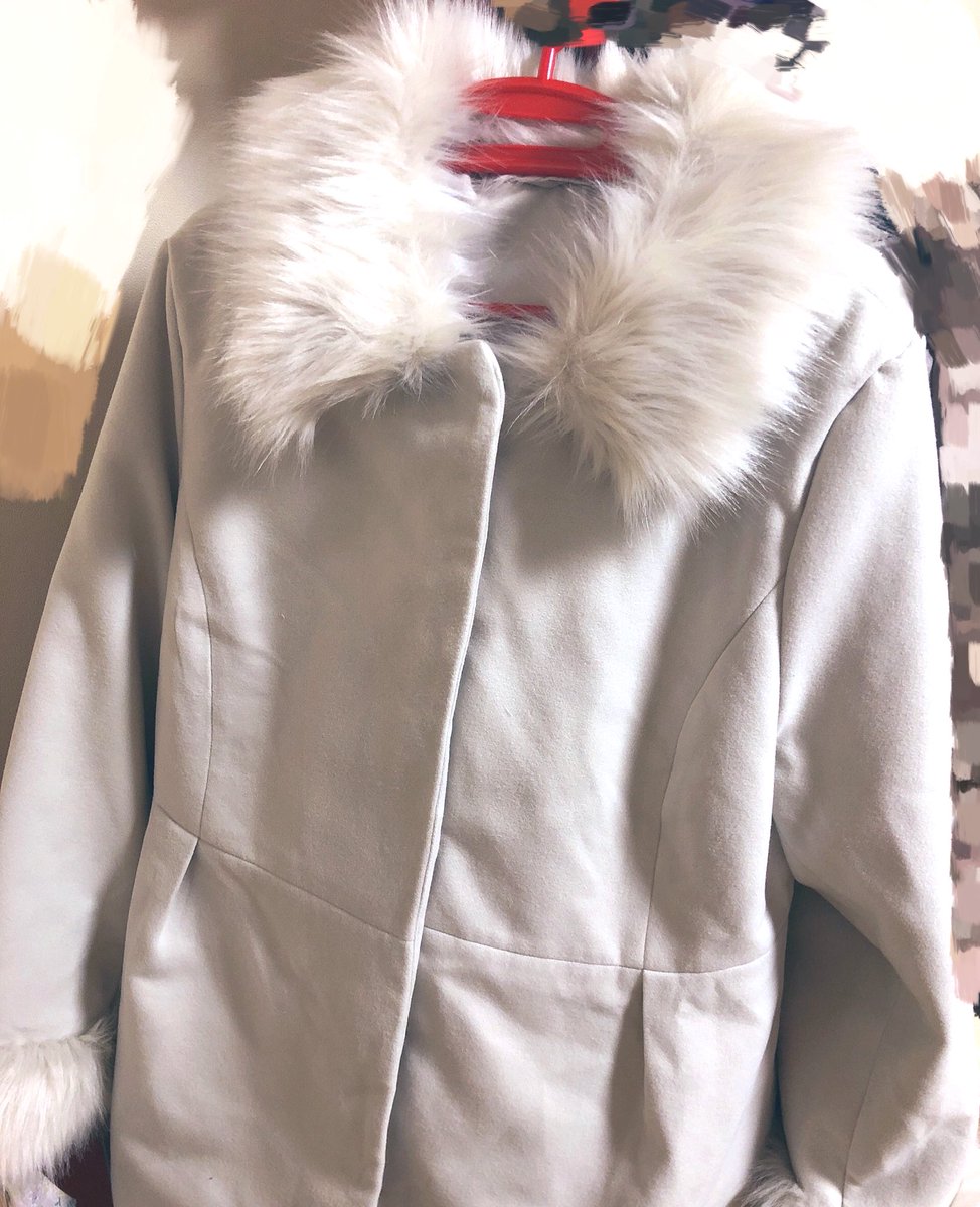 root_pufai's tweet photo. GRLのコート買った！
在庫残りわずかでアイボリーLサイズだけ運良く残ってた(◍´ᯅ `◍)
たくさん着ていくぞ〜✊🏻 https://t.co/fqc5LekkeJ
