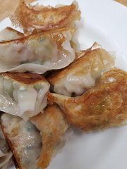 lul586's tweet photo. Mom's Fried Dumplings https://t.co/Rj1NRAerk3