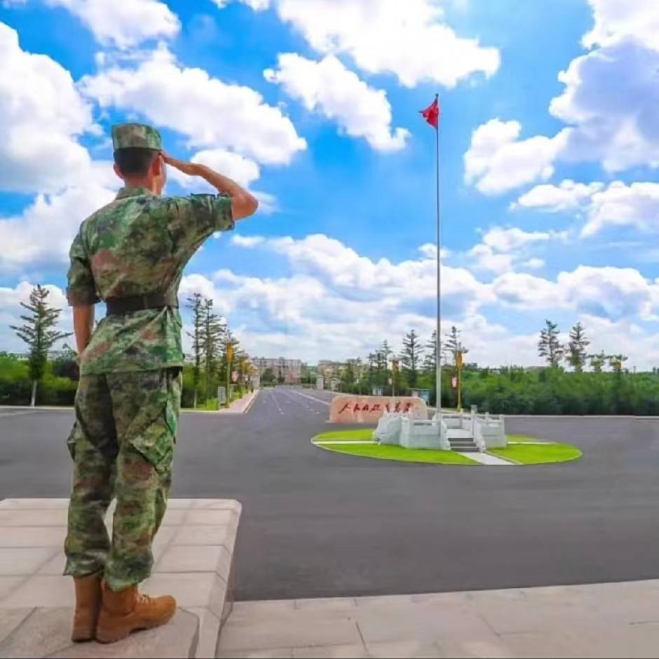 上海现PLA-1S tweet media