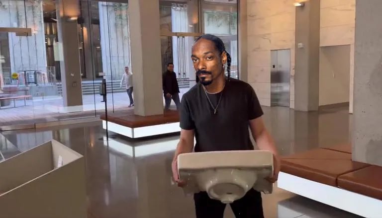 individual_kind's tweet photo. @SnoopDogg Let that Sink In. https://t.co/TEdwXvSWqh
