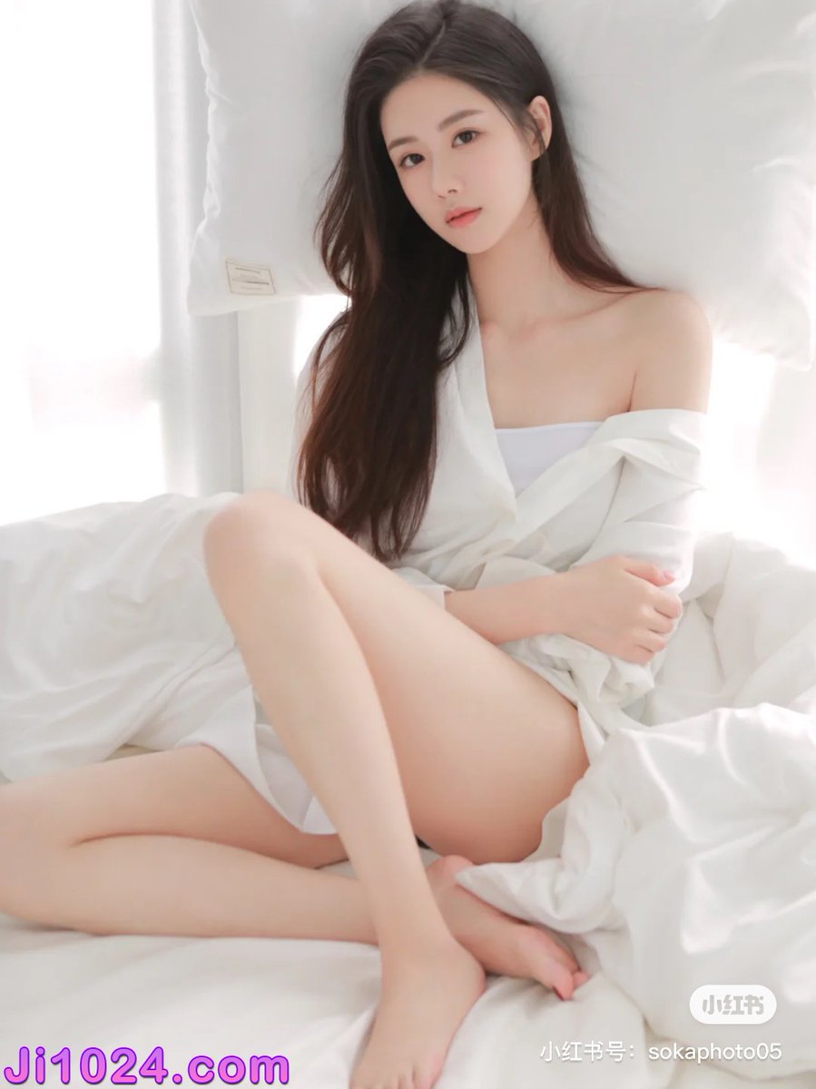 Ji1024com's tweet photo. 极图网·Ji站【极度诱惑】022期：https://t.co/eZMo0I6UXa
#美图 #美女图片 #纯欲风 #性感 #美乳 #长腿 #身材 #瑜伽裤 #OL #街拍 #美腿 #跟拍 #高跟鞋 #高跟控 #细高跟 #尖头细高跟  #白领 https://t.co/Wk3YBZN7sa