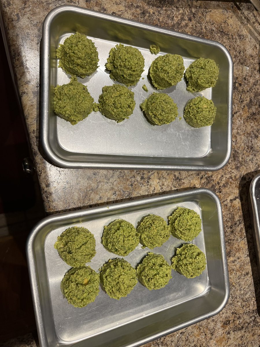 Fajita's tweet photo. 42 falafels!

Single batch yield. https://t.co/NoA0Q7Buz1