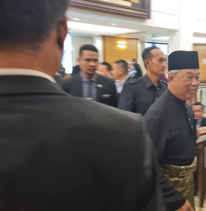 BermamaTV's tweet photo. TERKINI

Muhyiddin Yassin buat kejutan apabila hadir ke sidang parlimen hari ini. https://t.co/fiR8lk5gKK