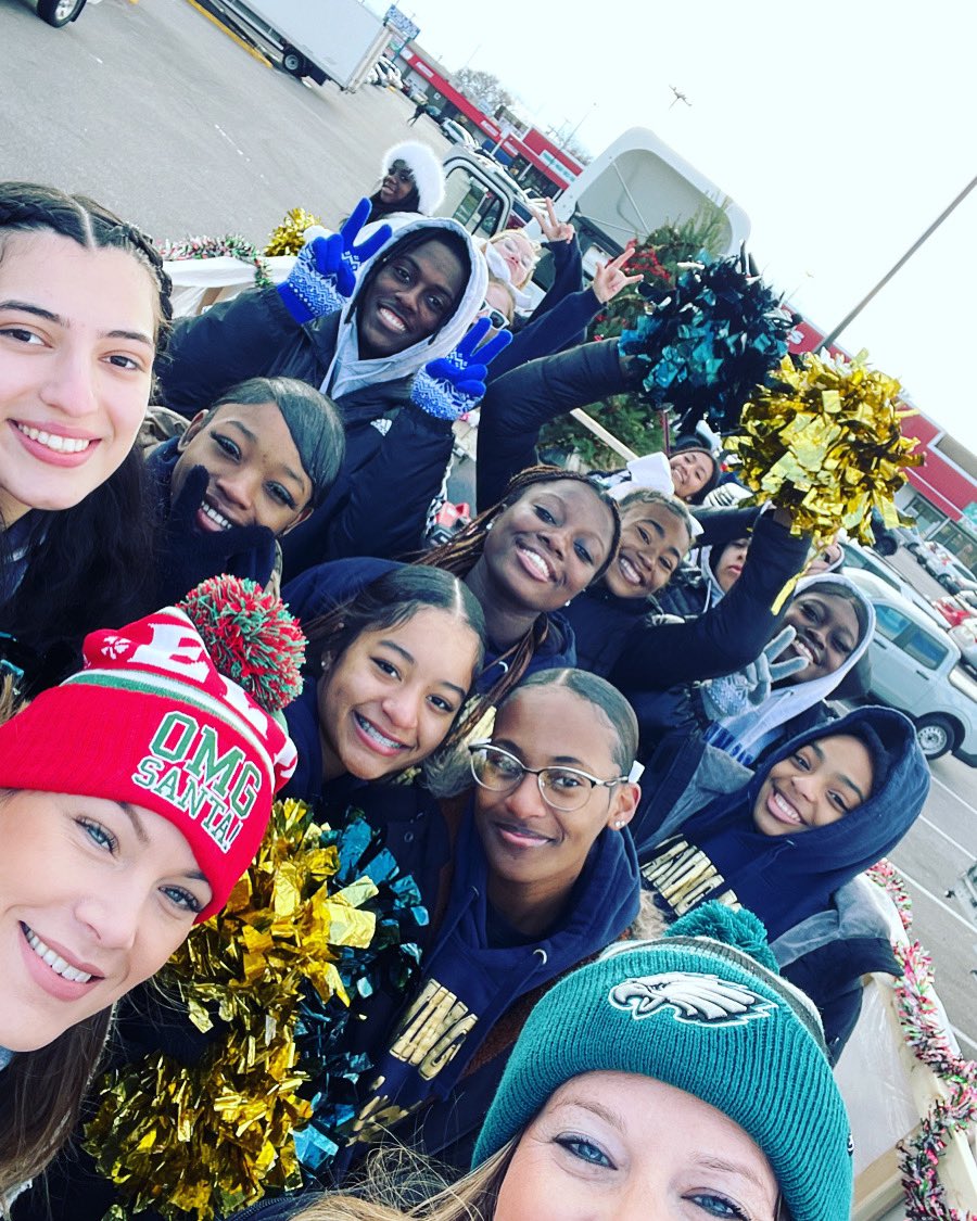 Gwcheernation's tweet photo. What a weekend! Friday we spent the morning with Loesche Elementary Cheer Club, Saturday took home 🥇 at the Falcon Winter Cheer Classic Comp and capped off the weekend at the Somerton Parade. We love giving back to the community who has given so much to us this year! https://t.co/Z6eOxT4Gd5