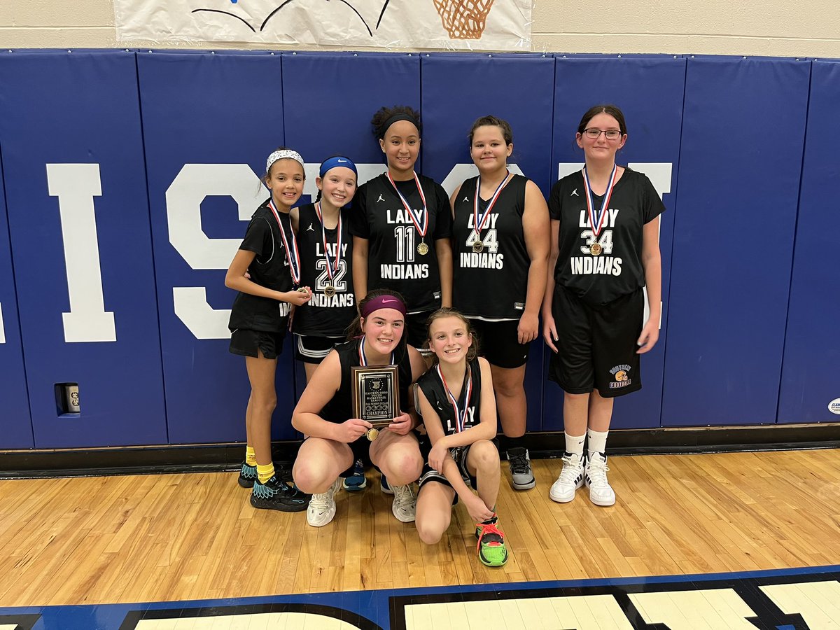 AddisynBoyle3's tweet photo. 6th Grade EOYBL Champions! 12-0! Next up, session 2 in January! Go Indians! #SouthernLocalHoops https://t.co/Xltfs3QaoW
