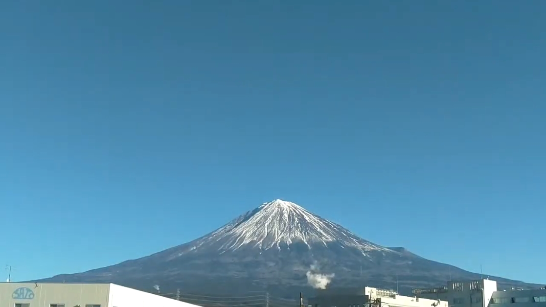こんにちは。 朝の富士山画像は間違いでした😭 正しくはこちらです⬇️ 綺麗過ぎる❗️と思ってリツイートして 下さった方、ご指摘下さった日高商会さん いいねして下さった皆さん 申し訳ありませんでした🙇‍♀️ まあ綺麗だからいいかと お許し頂ければ💧